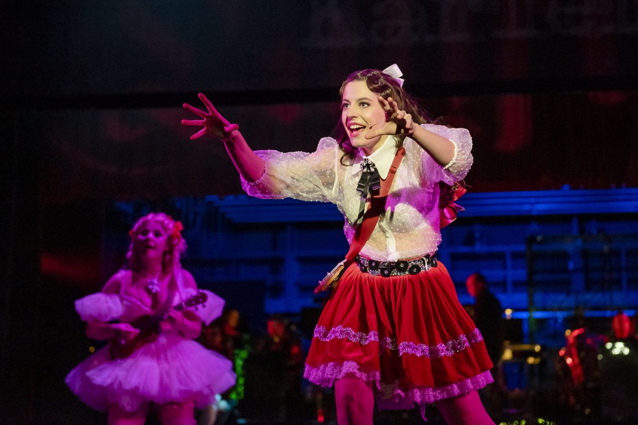 Mock. Czarna burleska