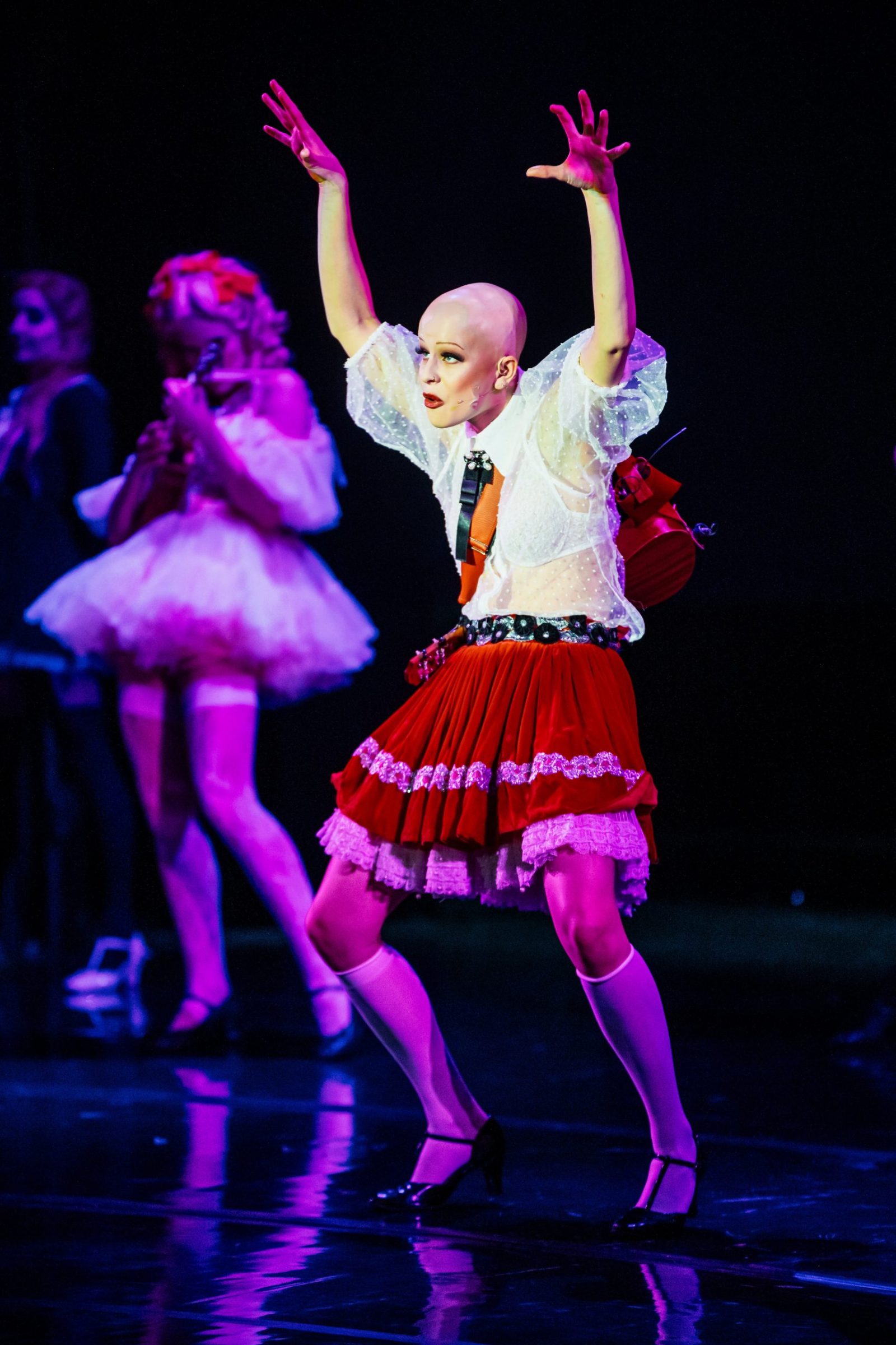 Mock. Czarna burleska